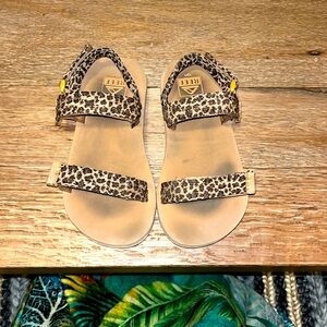 Girls leopard reef sandals